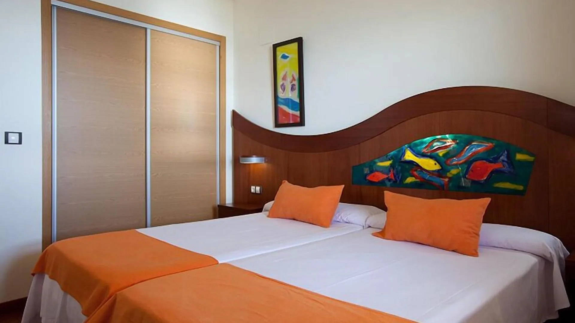 Отель Ohtels Мазагон